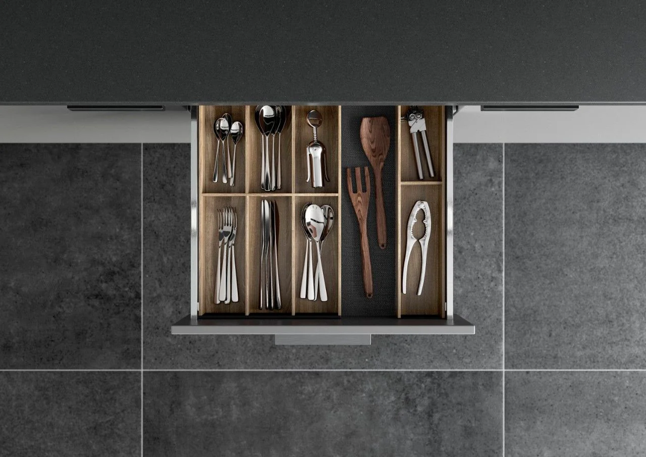 Blum AMBIA-LINE Cutlery Insert Kit - Tennessee Walnut ALC.45.110P.TW - Image 3
