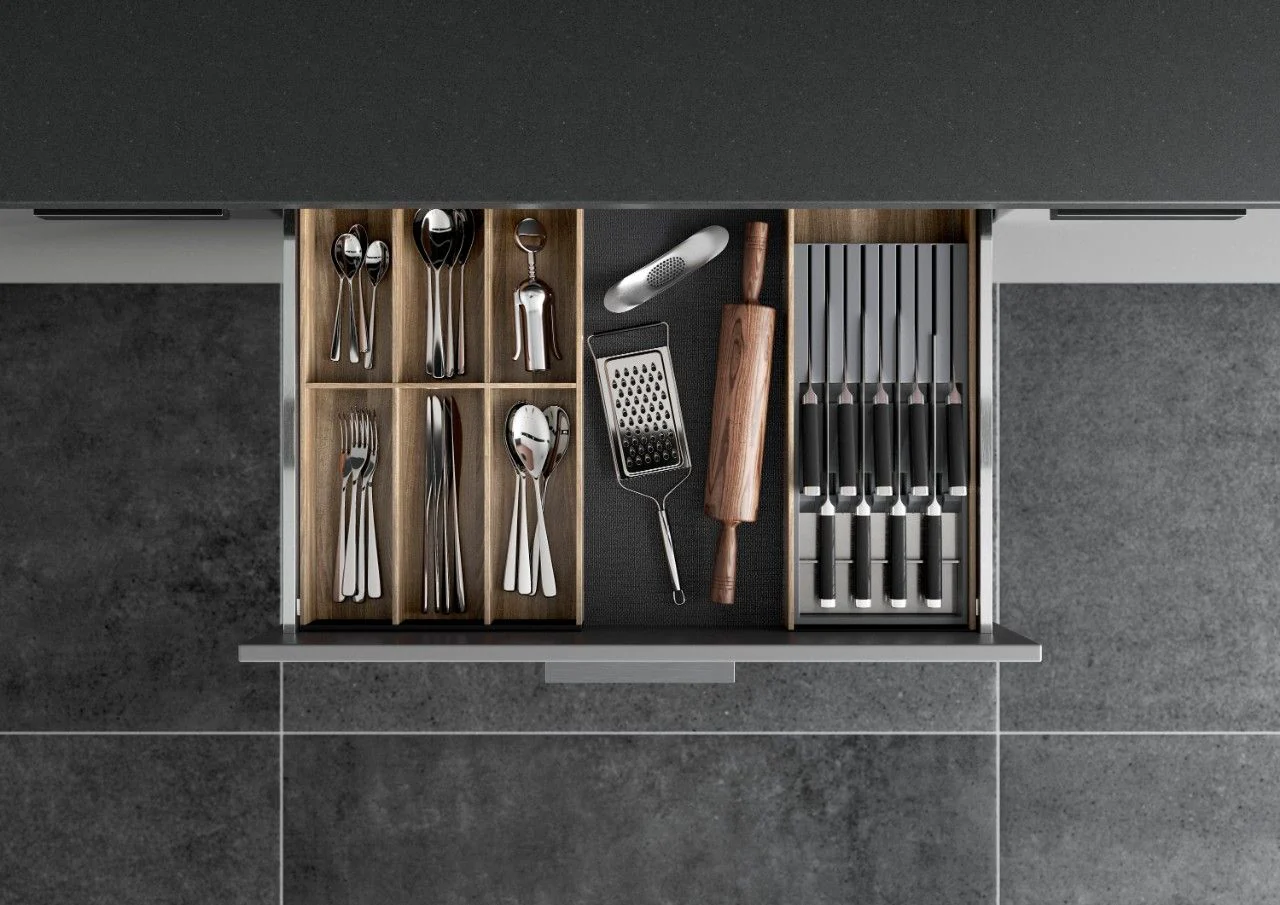 Blum AMBIA-LINE Cutlery Insert Kit - Tennessee Walnut ALC.45.110P.TW - Image 4