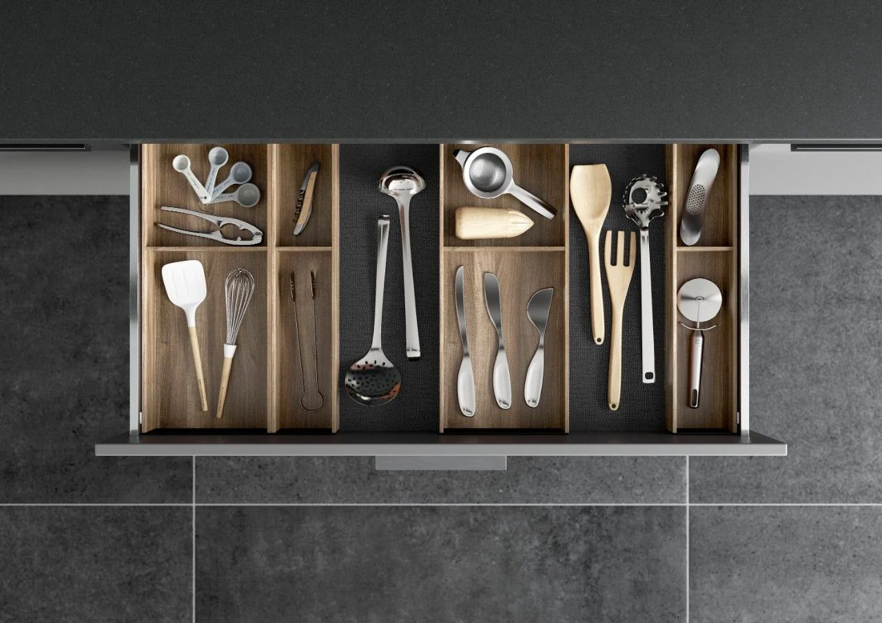 Blum AMBIA-LINE Cutlery Insert Kit - Tennessee Walnut ALC.45.110P.TW - Image 5