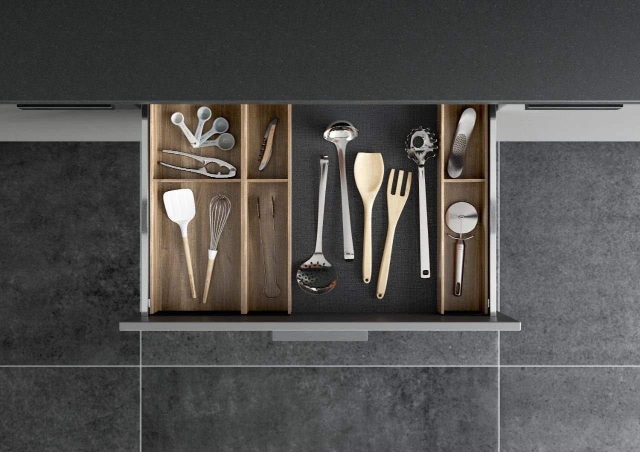 Blum AMBIA-LINE Utensil Insert Kit - Tennessee Walnut ALU.45.110P.TW - Image 4