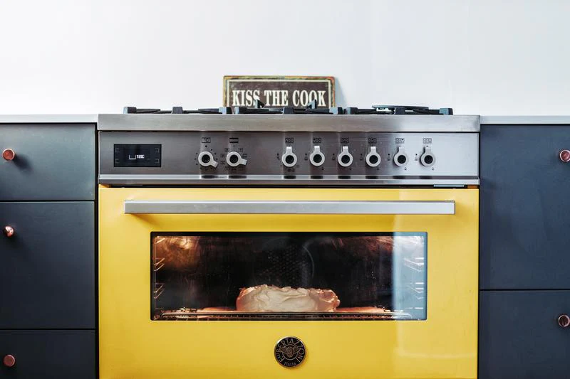 Bertazzoni 90 cm 6-Burner, Electric Oven Professional Series- Giallo (Yellow) - Image 5