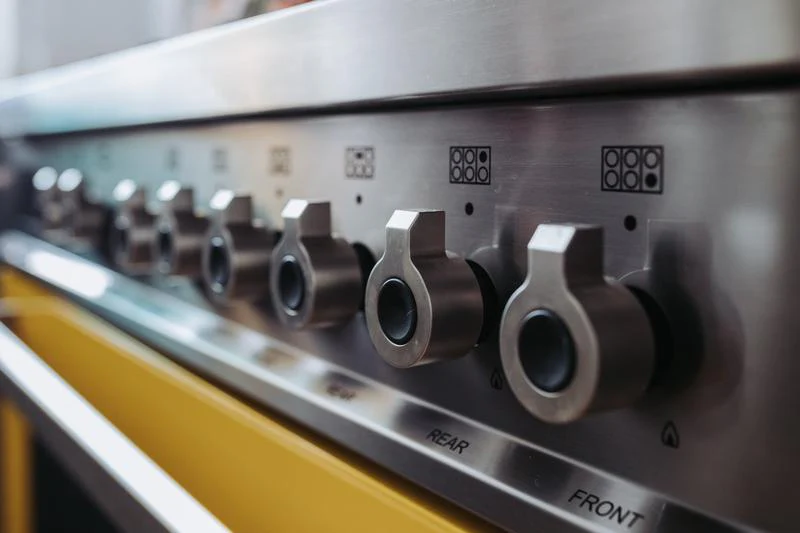 Bertazzoni 90 cm 6-Burner, Electric Oven Professional Series- Giallo (Yellow) - Image 6