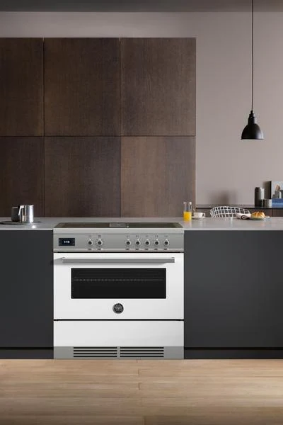 Bertazzoni 90 cm Air-Tec cooker with induction top and integrated hood, electronic oven Professional Series-Bianco (White) - Image 2