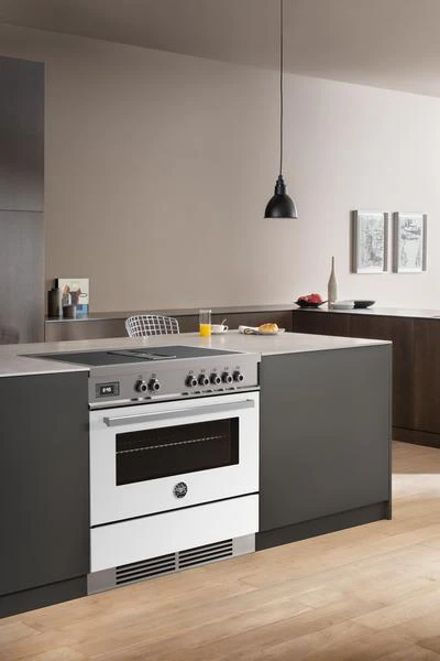 Bertazzoni 90 cm Air-Tec cooker with induction top and integrated hood, electronic oven Professional Series-Bianco (White) - Image 3