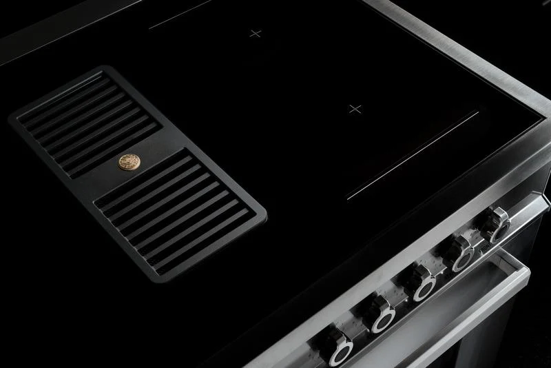 Bertazzoni 90 cm Air-Tec cooker with induction top and integrated hood, electronic oven Professional Series-Nero (Black) - Image 3