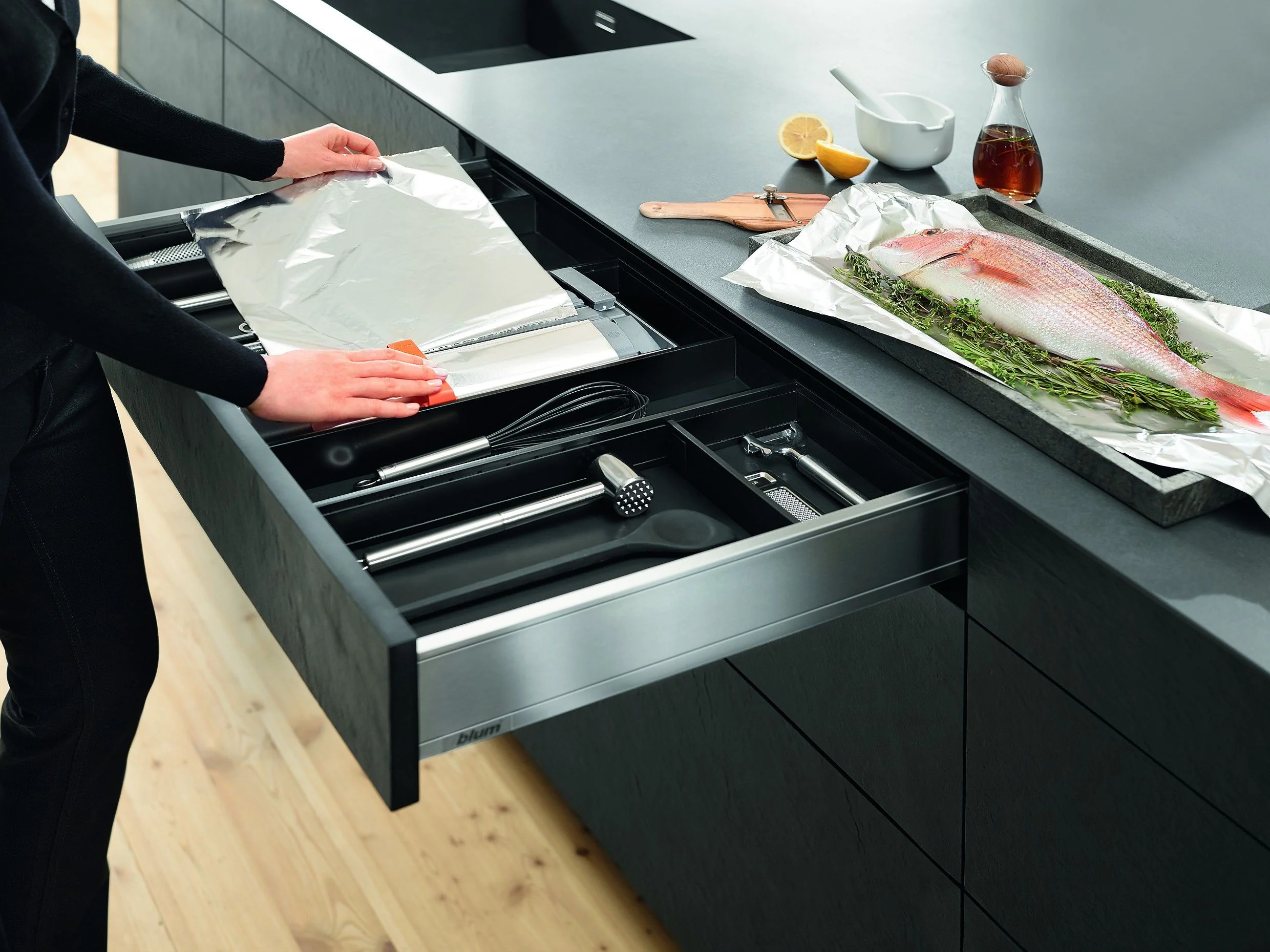 Blum AMBIA-LINE Film & Foil Dispenser ZC7C000 - Image 2