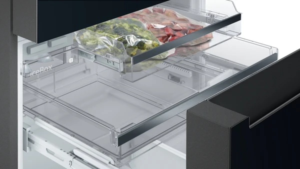 Siemens iQ700 70/30 French Fridge Freezer MultiDoor Black KF96RSBEA - Image 3