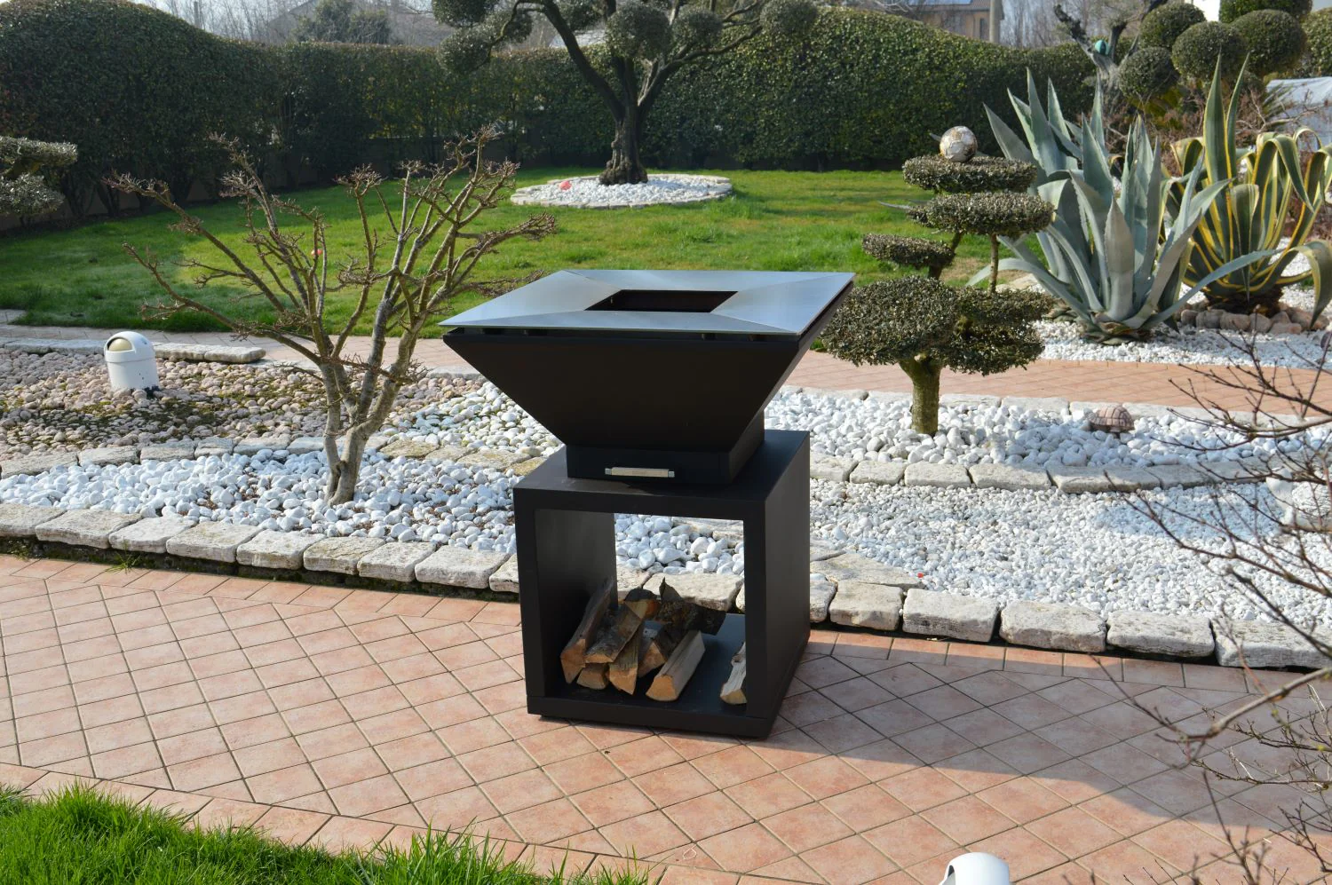 Oveneat OFP-WV-00000G Charcoal Grey BBQ Tower with wood storage includes Cover,cooking grill & grilled plate - Image 5