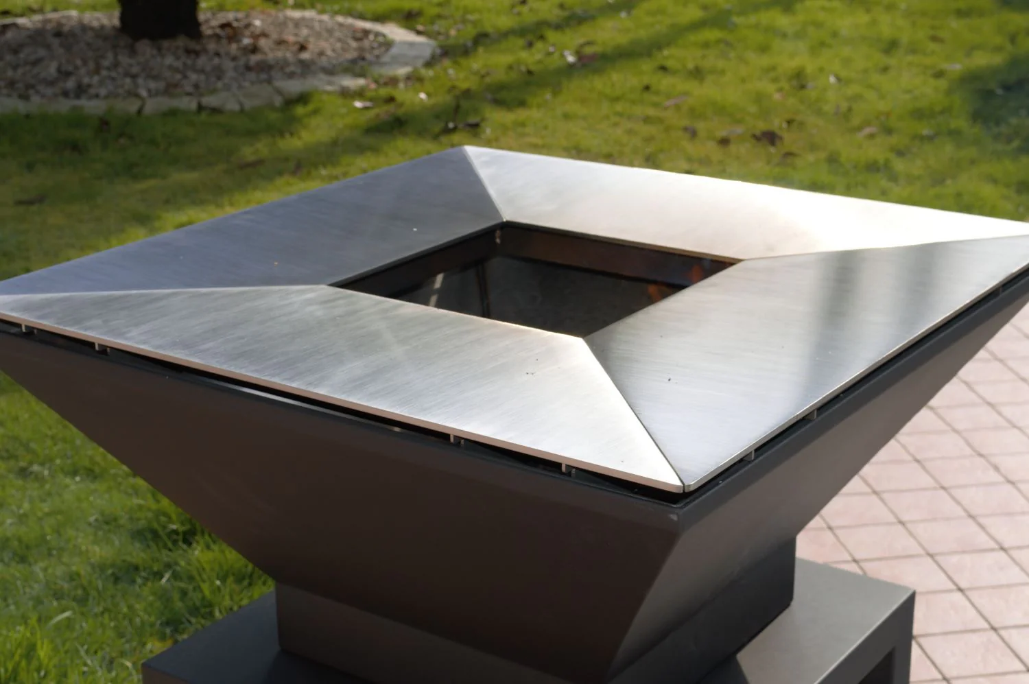 Oveneat OFP-WV-00000R BBQ Tower with wood storage includes cover,cooking grill & grilled plate - Image 3